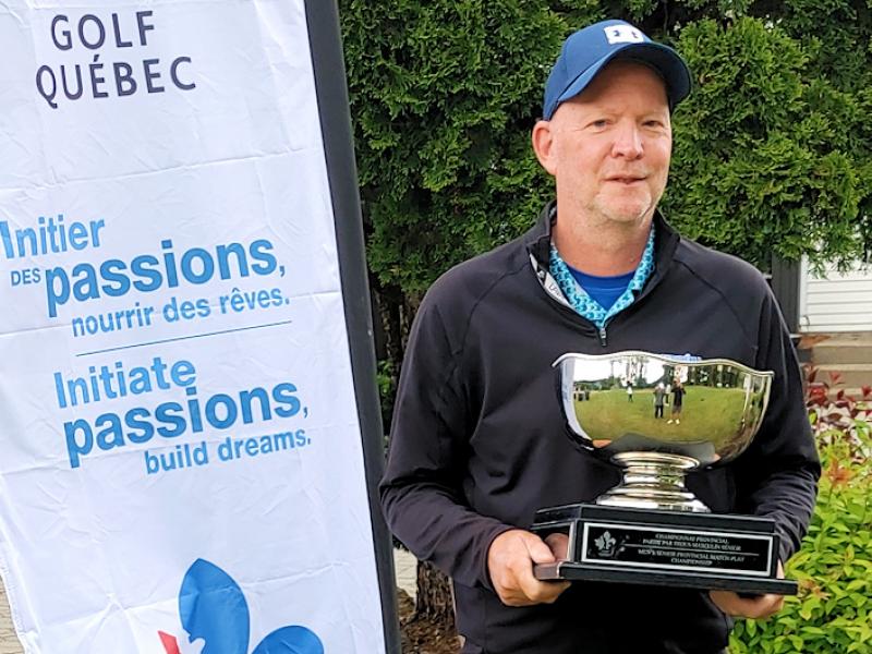 Michel Daneau gagnant du titre chez les seniors du Championnat provincial matchplay au Continental